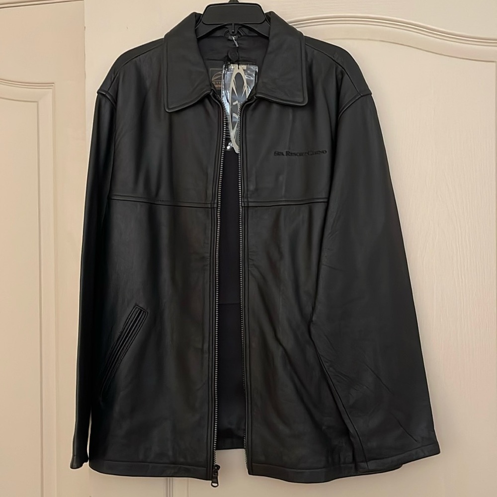 Stormtech classic leather jacket with Logo.